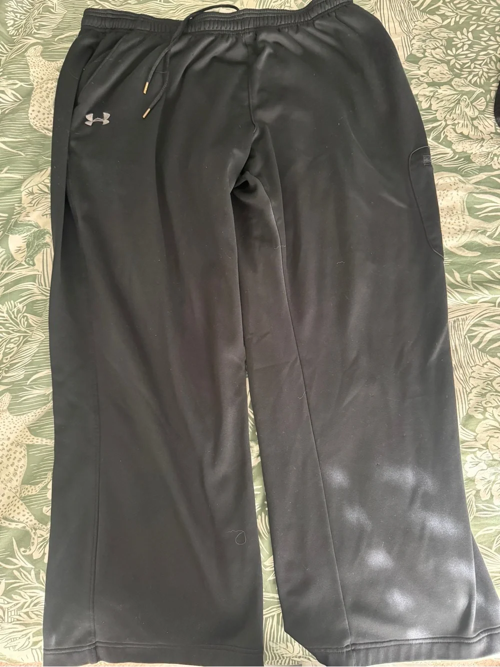 Under Armour Black sweatpants with Logo Accent